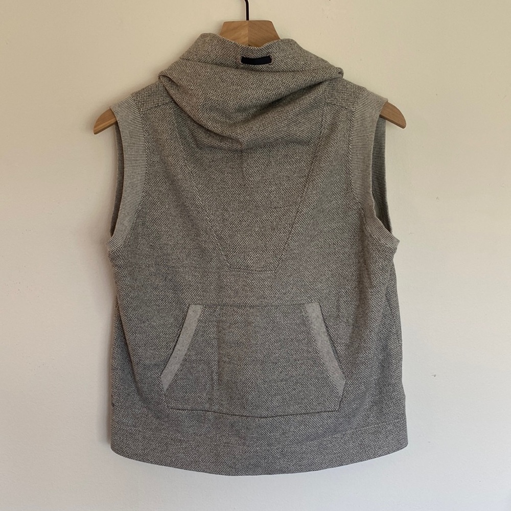 Lole Gray Hooded Sleeveless Vest